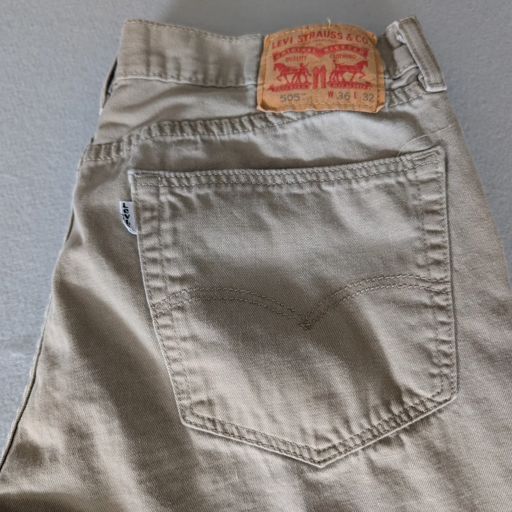 Levis Mens 505 Regular Fit Straight Leg Jeans Beige Khaki 36x32 Workwear Casual